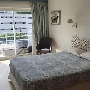 https://hostal-roberto.balearic-islands.net